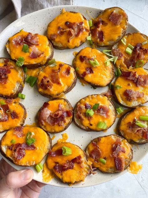 Loaded Potato Slices, Mini Potato Skins, Potato Skins Easy, Potato Skin Bites, Potato Skins Appetizer, Leftover Mashed Potato Pancakes, Mashed Potato Pancakes, Potatoe Skins Recipe, Potato Slices