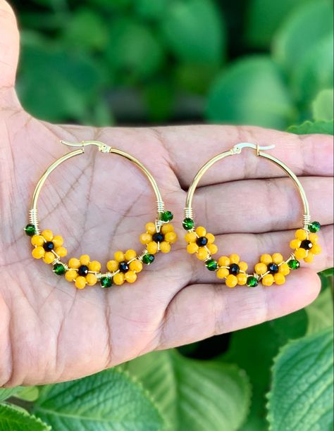 Beaded Flower Hoop Earrings, Anting Manik, Beaded Earrings Diy, Wire Jewelry Designs, Beaded Necklace Diy, Handmade Jewelry Tutorials, Beaded Earrings Patterns, Handmade Wire Jewelry, Work Jewelry