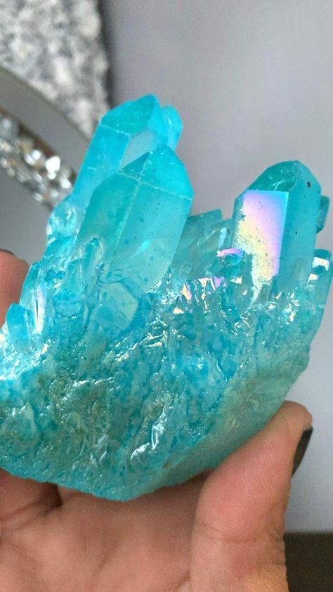 Cool Crystals, Pretty Crystals, Minerals Crystals Stones, Crystal Rocks, Yoga Spiritual, Unique Crystals, Minerals Crystals Rocks, Aqua Aura Quartz, Crystal Vibes