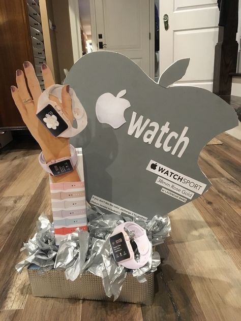 Apple watch. 1st grade donation basket for fundraiser. Donation Basket Ideas, Donation Baskets, Auction Basket Themes, Gift With Flowers, 2023 Marketing, Mom Prom, Silent Auction Fundraiser, Tricky Tray, Auction Gift Basket Ideas