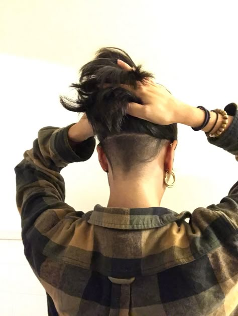 Undercut Mid Length Hair Women, Shoulder Length Undercuts, Undercut Back Of Head, Cool Hair Designs For Men, Medium Length Hair With Undercut, Shaved Back Of Head Undercut, Undercut Medium Length Hair, Shoulder Length Hair With Undercut, Wolf Cut With Undercut