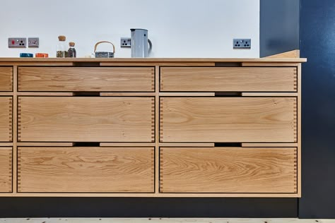 Handleless Drawers, Interior Styles Guide, Solid Wood Kitchen Cabinets, Solid Wood Kitchen, Handleless Kitchen, Solid Wood Kitchens, Kitchen Manufacturers, Industrial Bar Stools, Solid Wood Cabinets