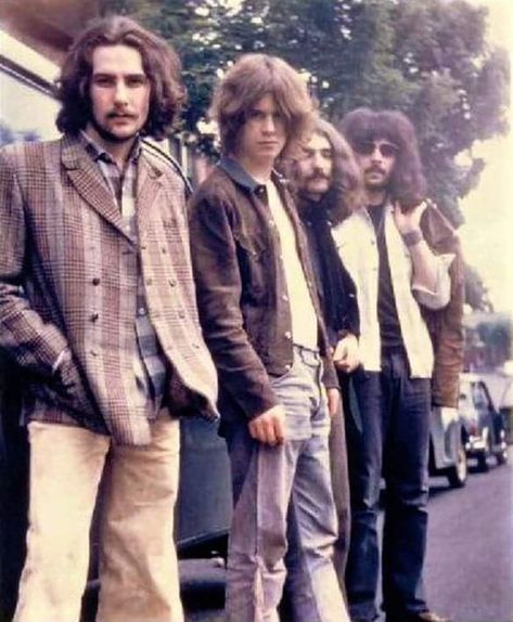 Black Sabbath (Earth) 1968. Ozzy Osbourne Black Sabbath, Geezer Butler, Tony Iommi, The Scorpions, Classic Rock And Roll, Oldies Music, Musica Rock, Judas Priest, Band Photos