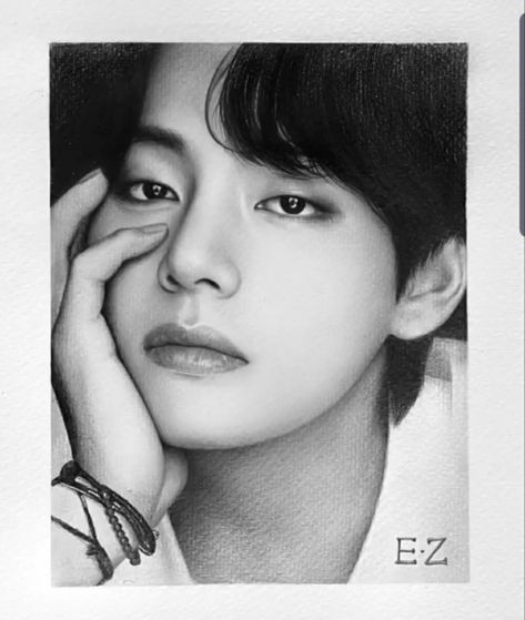 Bts V Portrait Drawing, Kim Seokjin Photoshoot, Drawing Tricks, Axolotl Cute, Pencil Sketch Portrait, Drawing Anime Bodies, Celebrity Portraits Drawing, Glowing Art, Art Sketches Pencil