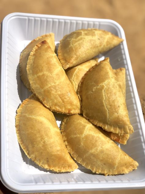 Small Chops In Nigeria, Nigerian Pastries, Meatpie Nigerian Recipe, Nigeria Snacks, Nigerian Food Tray, Ghana Meat Pie, Nigerian Delicacies, Ghanian Food, Nigerian Snacks