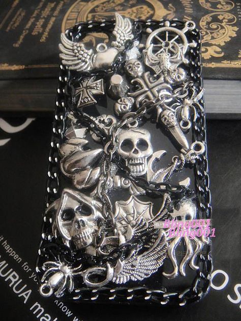 Custom Phone Cases Diy, Skull Rock, Diy Bling, Bling Phone Cases, Decoden Phone Case, Iphone Covers, Y2k Accessories, Emo Wallpaper, Pinterest Diy Crafts