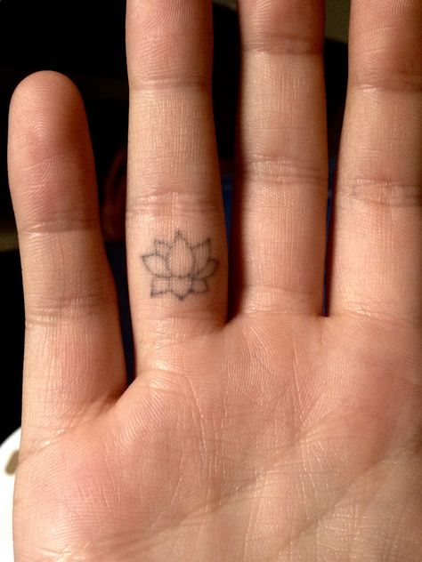 Lotus Tattoo On Finger, Lotus Stick And Poke, Finger Lotus Tattoo, Hand Poke Flower Tattoo, Lotus Tattoo Finger, Lotus Flower Tattoo Finger, Tattoos Inside Finger, Lotus Flower Finger Tattoo, Lotus Finger Tattoo