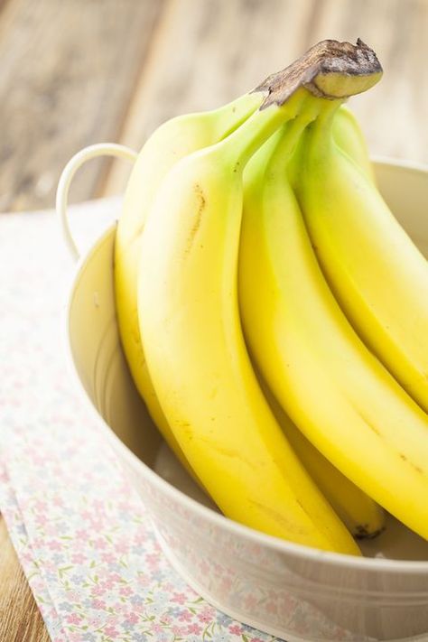 Bananas Water Retention Remedies, Lower Your Cholesterol, Upset Stomach, Foods To Avoid, Lower Cholesterol, Foods To Eat, Detox Diet, Diet And Nutrition, Healthy Tips