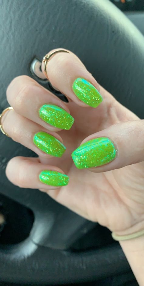 Lime Green Pedicure, Neon Green Glitter Nails, Green Sparkle Nails, Green Sparkly Nails, Nails Teal, Lime Green Nails, Pedicure Designs Toenails, Teal Nails, Pedicure Designs