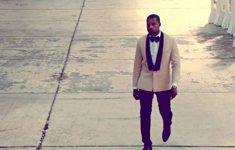 Blazer Kanye wears in runaway? « Kanye West Forum Kanye Runaway, Runaway Kanye West, Justin Bieber Outfits, Groomsmen Attire, Prom Outfits, Mens Skin Care, Kanye West, Wedding Suits, Justin Bieber