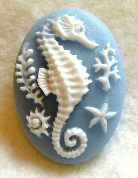 Honor Tattoo, Seahorse Decor, Seahorse Jewelry, Seahorse Art, Polymer Inspiration, Buttons For Sale, Putao, Sea Dragon, Polymer Clay Animals