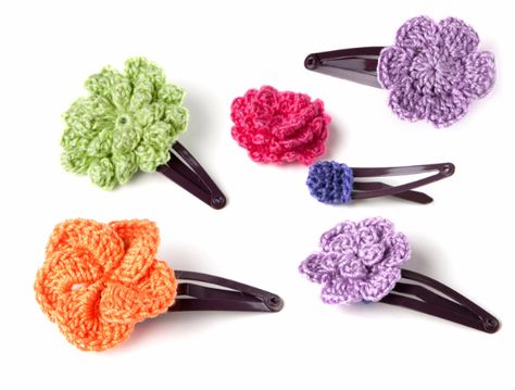 35 Easy Crochet Patterns - Crochet Hair Clip - Crochet Patterns For Beginners, Quick And Easy Crochet Patterns, Crochet Ideas To Try, Crochet Ideas To Make And Sell, Easy Crochet Ideas http://diyjoy.com/easy-crochet-patterns Crochet Clips, Crochet Hair Clip, Crocheted Hair, Hair Yarn, Yarn Twist, Diy Crochet Patterns, Crochet Hair Clips, Crochet Flowers Easy, Crocheted Flower