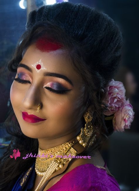 Kalka Design, Tika Design, Kolka Art, Bengali Makeup, Bride Eye Makeup, Bridal Makeup Pictures, Kolka Design, Gorgeous Bridal Makeup, Amazing Dp