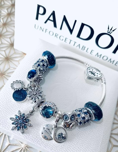 Blue Pandora Bracelet, Pandora Bracelet Ideas, Pandora Bracelet Charms Ideas, Pandora Charms Bracelet, Girly Bracelets, Pandora Bracelet Designs, Pandora Jewelry Charms, Pretty Jewelry Necklaces, Bracelet Pandora