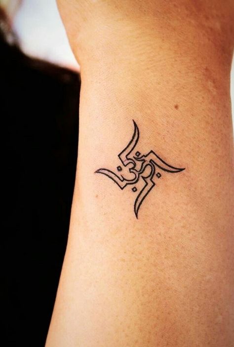 Om Tattoo Designs, Sanskrit Tattoos, Tattoo Universe, Hindu Tattoos, Trishul Tattoo Designs, Spiritual Tattoo, Krishna Tattoo, Om Tattoo Design, Ankle Tattoos For Women