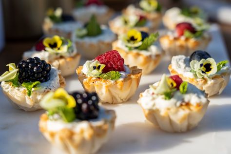 Boursin & Berry Medley Mini Phyllo Tarts | Boursin Cheese Phyllo Tart, Berry Medley, Potato Chips Homemade, Boursin Recipes, Tart Crust, Phyllo Cups, Boursin Cheese, Herb Cheese, Appetizers Easy Finger Food