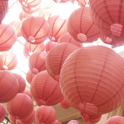 Japanese Lantern Aesthetic, Pink Aesthetic Japanese, Japanese Pink Aesthetic, Pink Japanese Aesthetic, Lantern Aesthetic, Pink Lantern, Pink Lanterns, Lanterns Light, Japanese Lanterns