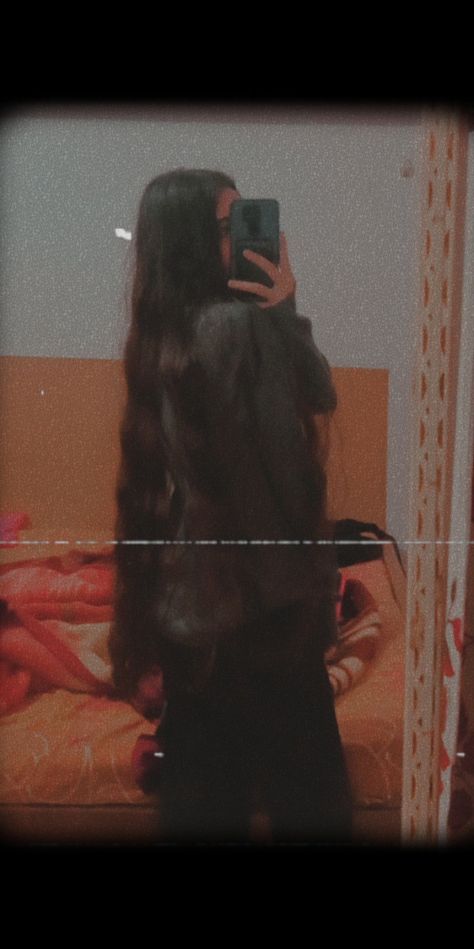 Long Hair Girls Dpz Hidden Face, Long Hair Girls Dpz, Mirror Selfie Long Hair, Long Hair Mirror Selfie, Hair Mirror, Insta Dp, Snapchat Selfies, Long Hair Pictures, Girls Mirror