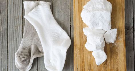 Whiten badly stained socks and clothes with cleaner's powerful mix - not vinegar Cleaning White Clothes, How To Whiten Clothes, Dingy Whites, Washing White Clothes, Bleach Alternative, Stacey Solomon, Clothes Pegs, White Clothes, Kitchen Cupboard