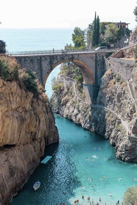 8 Things You Absolutely Cannot Miss in Positano Italy Amalfi Coast Towns, Amalfi Coast Itinerary, Amalfi Coast Travel, Italy Beaches, Sorrento Italy, Italy Itinerary, Positano Italy, Amalfi Coast Italy, Italy Holidays