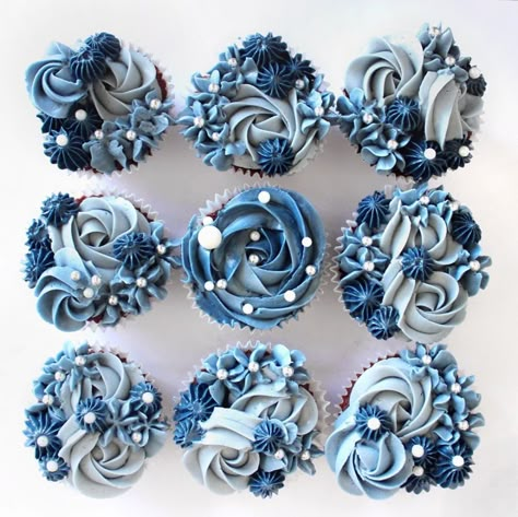 Blue Birthday Decorations Aesthetic, Denim Birthday Cake, Blue Cupcakes Aesthetic, Denim Cupcakes, Denim Cake, Succulent Cupcakes, Elegant Cupcakes, Daisy Cake, Cupcake Decorating Tips