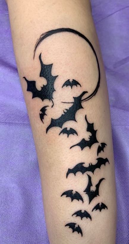 Skull Thigh Tattoos, Small Tattoo Design, Bat Tattoos, Bats Tattoo Design, Tattoo Sleeve Filler, Tattoo Me, Tattoo Filler, Cool Wrist Tattoos, Clover Tattoos