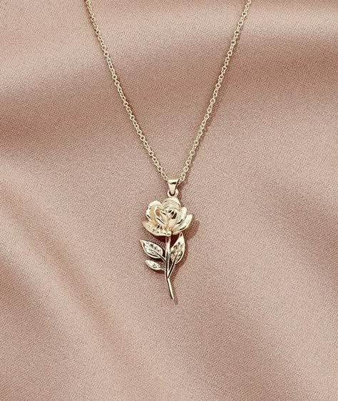 Rose Flower Jewellery, Gold Jewelry Design, Bella Cullen, Rose Medallion, Formal Ideas, Edwardian Art, Rose Necklace, Jewelry Lookbook, Art Nouveau Art