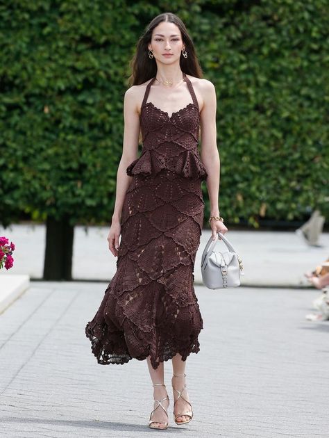 Oscar de la Renta Pre-Spring 2025 Skirt Shapewear, Gowns Dresses Elegant, Twin Outfits, Cotton Midi Skirt, Spring 2025, Trumpet Skirt, Crochet Fashion, Long Sleeve Maxi Dress, Crochet Dress