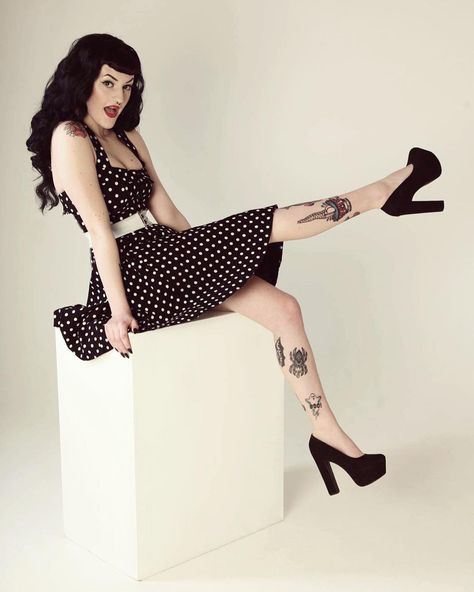 _psychoprincess_ Gothabilly Fashion, Goth Pinup, Witch Style, Rockabilly Looks, Goth Outfit Ideas, Dark Beauty Photography, Rockabilly Girl, Pin Up Outfits, Birmingham Uk