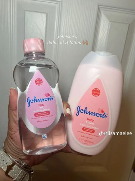 #follow #beautyblog #beauty #blogging #skincare #skin #blogger #blog Beauty Blogging, Johnsons Baby, Body Hygiene, Hygiene Care, Shower Skin Care, Perfect Skin Care Routine, Smell Goods, Skincare Aesthetic, Healthy Skin Tips