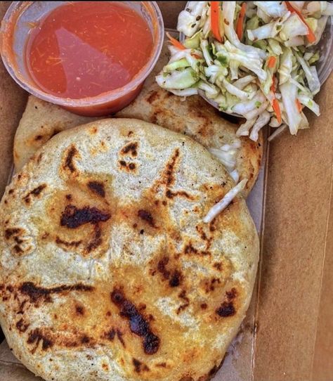 Pupusas have been graciously passing on to many generations and we will continue this delicious tradition. Pupusas Aesthetic, Red Banquet, Healthy And Unhealthy Food, Food Photography Ideas, Unhealthy Food, Travel Nature, Simple Pleasures, Quince, Photography Ideas