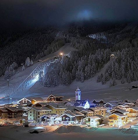 Winter Night - Livigno, Italy Livigno Italy, Christmas In Italy, Road Trip Places, Italian Alps, Italy Tours, Italy Photography, Exotic Places, Italy Vacation, Famous Places