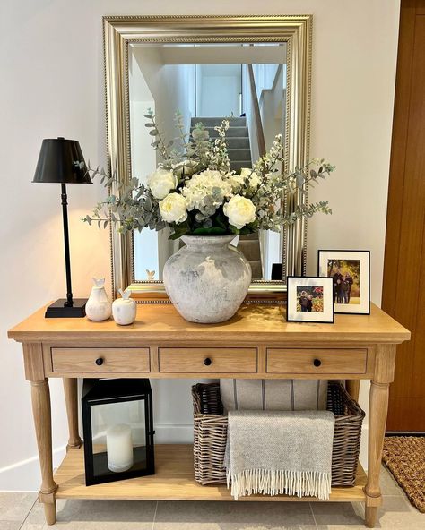 Susanne on Instagram: “Good afternoon! Hope you are all enjoying this beautiful spring sunshine! ☀️ My console table has had a little switch around as I have…” Flowers On Console Table, Spring Entry Table Decor Entryway, Spring Entry Table Decor, Farmhouse Console Table Decor, Fibro Diet, Sofa Table Decor, Round Wooden Dining Table, Entry Table Decor, Entrance Furniture