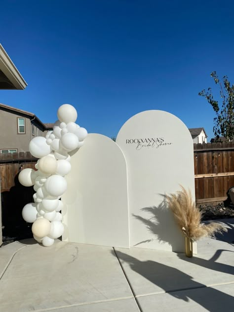 White Balloon Wall Backdrop, Photo Backdrop Engagement Party, Balloon Arch Diy Photo Backdrops, White Arch Backdrop With Balloons, White Bridal Shower Balloon Arch, White Curtain Backdrop With Balloons, Bridal Shower Panel Backdrop, Engagement Party Photo Backdrop, Engagement Party Backdrop