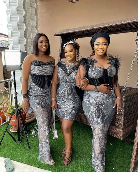 White Asoebi, African American Clothing, Asoebi Lace Styles, Asoebi Lace, Aso Ebi Lace, Stylish Naija, Black Women Dress, African Fabric Dress, Traditional Wedding Attire