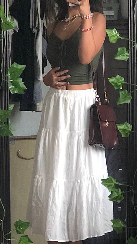 White Skirt Outfits, Skirt Outfit Summer, Rok Outfit, Frilly Skirt, Skirt Aesthetic, Moda Hippie, Long Skirt Summer, Plus Size Boho, White Long Skirt