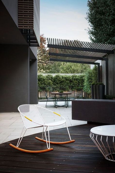 15 Modern Pergola Ideas To Decorate Your Outdoor | Home Design And Interior Pergola Modern, Moderne Have, Screened Porches, Patio Pergola, Modern Pergola, Pergola Design, Wooden Pergola, Lan Can, Patio Roof