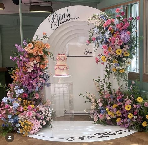 Miss Dior Backdrop, Floral Bday Decor, Whimsical Photo Backdrop, Party Custom Ideas, Luxury Backdrop Design, Debut Backdrop Ideas, Arch For Backdrop, Grad Party Backdrop Ideas, Debut Backdrop