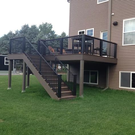 Composite/Metal Rail/P/2 Deck Ideas & Designs | Pictures & PhotoGallery | Decks.com Deck Staircase, Landscaping Around Deck, Metal Barn Homes, Metal Building Designs, Deck Pictures, Pole Barn House Plans, Patio Deck Designs, Deck Stairs, Deck Designs Backyard