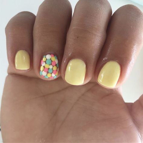 Simple Short Nail Designs Summer Acrylic, Spring Toenails 2023 Gel, Yellow Summer Nail Designs, Spring 2023 Gel Nails, Something Easy To Make For Lunch, May Dip Nails Ideas, Short Summer Nails 2023 Gel, Gelish Nails Colors 2023, Summer Gel Nails Ideas Short 2023