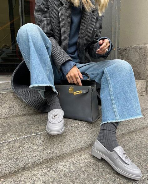 Weekly #InfluencerInspo outfit round-up Chanel Loafers, Designer Inspired Handbags, Hermes Kelly 25, Loafers Outfit, Looks Street Style, Stockholm Fashion, Fashion Victim, Influencers Fashion, Clothing Essentials