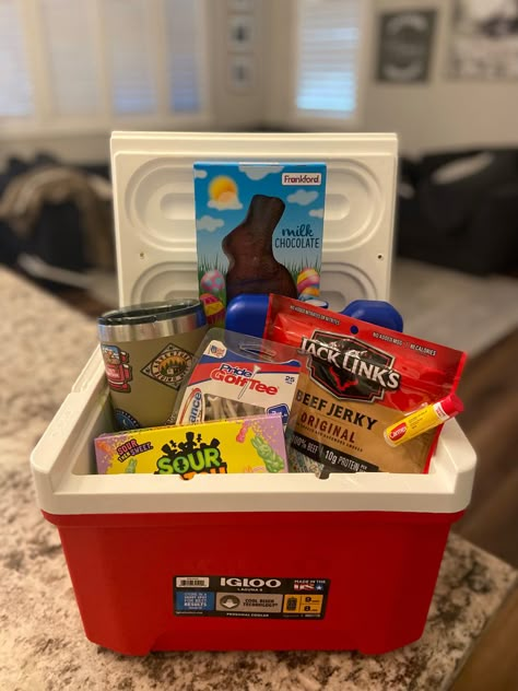 A really cute easy Gift basket for him at Easter Mens Easter Basket For Men, Easter Basket For Him Boyfriend, Cheap Easy Easter Baskets, Easter For Him, Bf Easter Basket, Cute Easter Basket Ideas For Boyfriend, Adult Easter Basket For Him, Men Easter Basket Ideas, Men’s Easter Basket