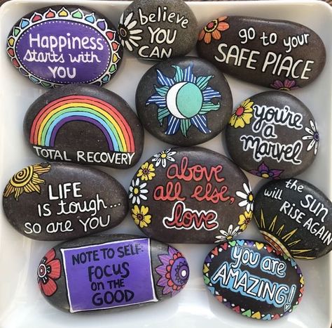 Kindness Rocks Ideas, Affirmation Rocks, Diy Rock Painting Tutorials, Rock And Roll Music, Inspirational Rocks, Rock Painting Tutorial, Diy Rock Art, Rock Painting Ideas, Painted Rocks Kids