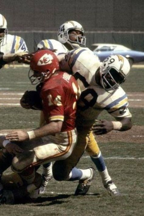 Chiefs Vs Chargers, 1972 Miami Dolphins, Nfl Pro Bowl, American Football League, Mind Thoughts, Dolphins Football, About Football, Autumn Weather, Honor Roll