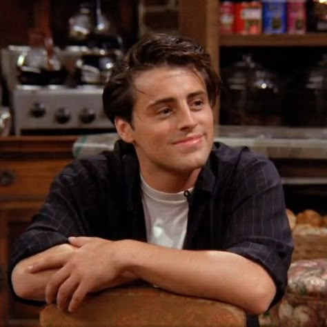 Matt Leblanc Friends Season 1, Matt Leblanc Friends, Joey Aesthetic, Joey From Friends, Friends Season 1, 90s Fine, Joey Friends, Keith Powers, Friends Best Moments