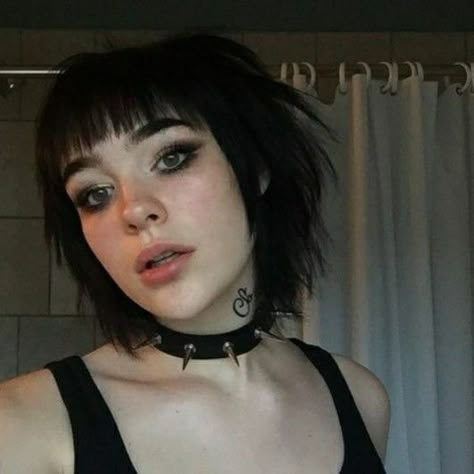 Goth Girl Haircut, Short Alt Hair With Bangs, Goth Haircut Short, Goth Short Hairstyles, Brown Hair Goth, Short Goth Hairstyles, Dr Hairstyles, Punk Haircut, Queer Femme