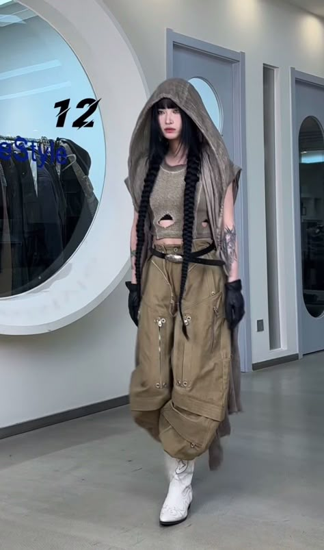 Desert Core Fashion, Dune Core Outfit, Dune Style Outfit, Solar Punk Outfit, Dune Fashion Aesthetic, Dune Outfit Aesthetic, Dune Outfit Inspiration, Dune Aesthetic Outfit, Dune Inspired Outfit