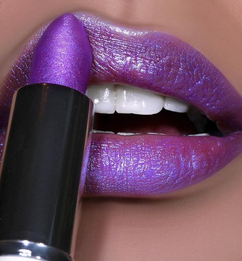 Ashley ⭐️ on Instagram: “Wearing @incrediblecosmetics Lip Trippin collection in Friyay Feeling! 💜💜👄✨✨✨ #beyourincredibleself” Violet Lipstick, Makeup Jobs, Violet Chachki, Wonder Boys, Purple Lips, Lighter Skin, Velvet Lipstick, Lipstick Swatches, Perfect Lips