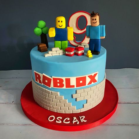 Roblox Noob Birthday Cake, Roblocks Birthday Party Ideas, Roblocks Cake Ideas, Diy Roblox Cake, Roblox Cake Ideas For Boys, Tort Roblox, Roblox Cake Boys, Roblox Cake Ideas, Cake Robot