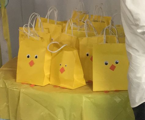 Party favors! Duck theme Rubber Ducky Baby Shower Ideas, Duck Birthday Theme, Duck Baby Shower Theme, Ducky Party, Rubber Ducky Party, Rubber Ducky Birthday, Rubber Duck Birthday, Duck Party, Ducky Baby Showers